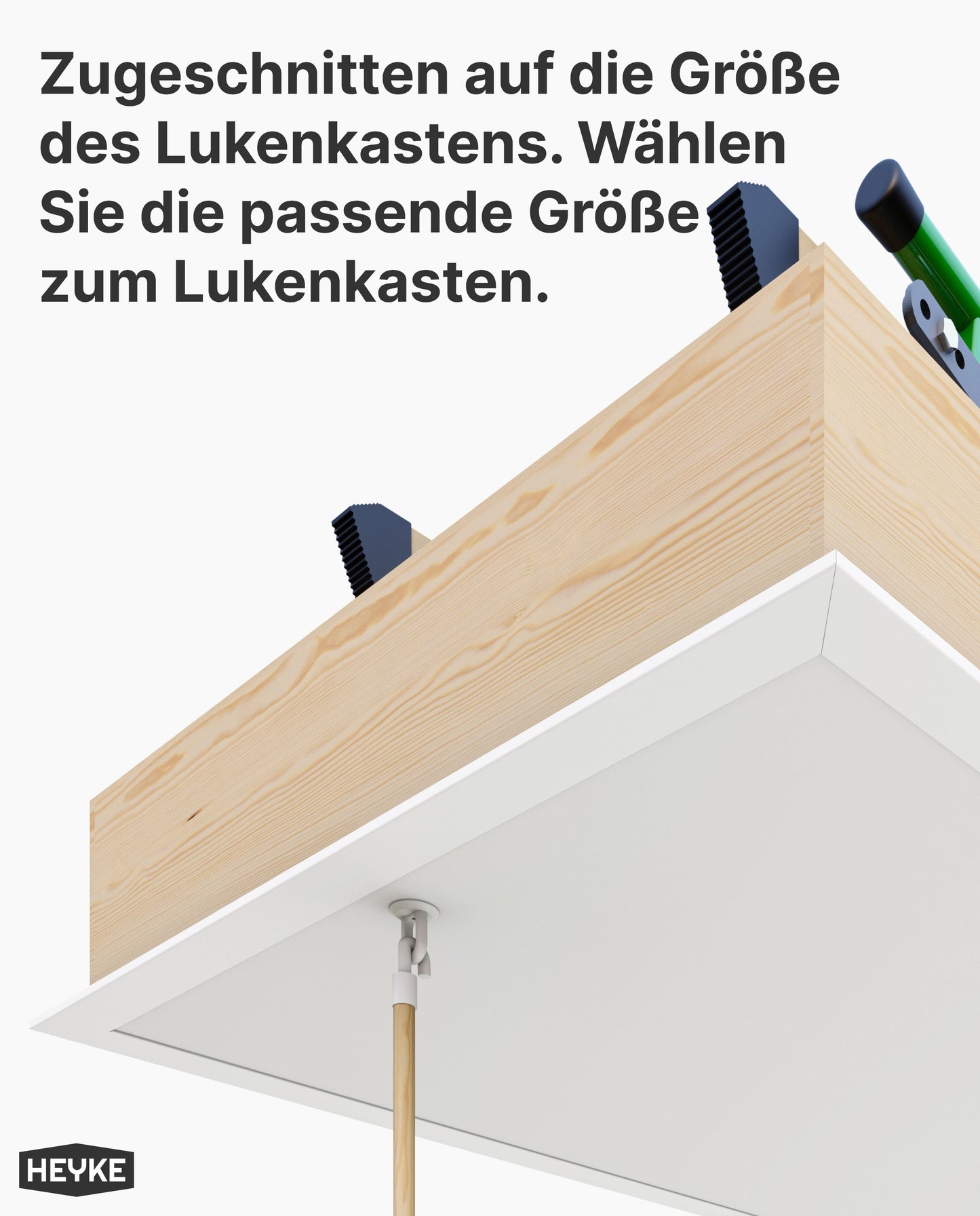 Schneeweiße Abdeckleisten für Holz Bodentreppe
