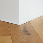 Aluminium Sockelleiste • Langlebig & feuchtigkeitsresistent • Winkelform • Lackiertes Weiß